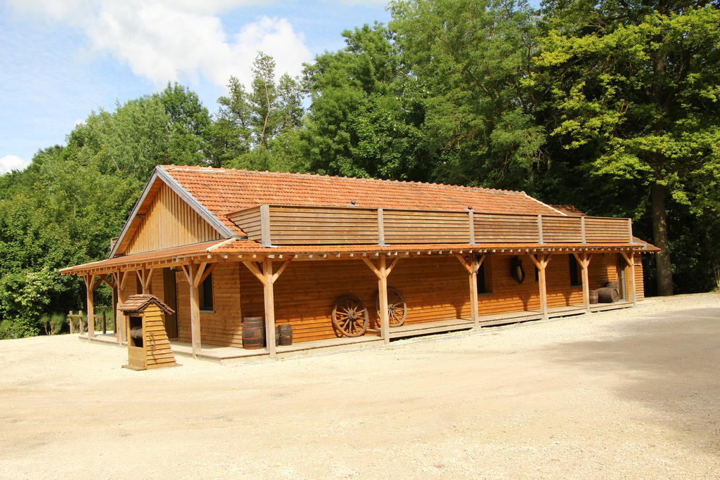Western City Troyes Barberey-Saint-Sulpice Rom bilde